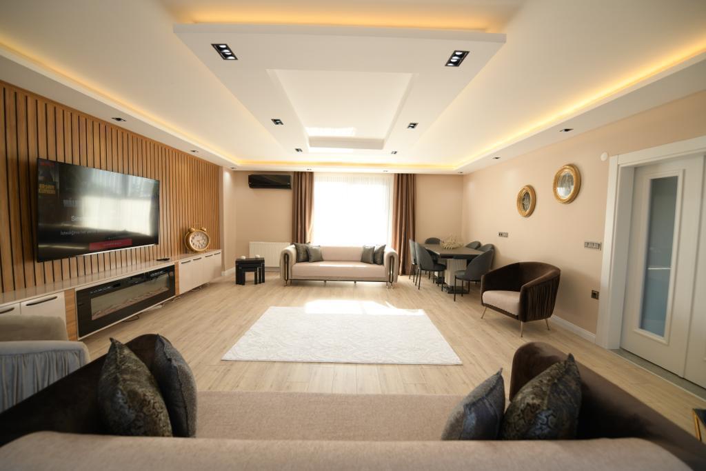 ARAKLI HÜRRİYET MAHALLESİNDE HAVUZLU LÜKS SATILIK VİLLALAR